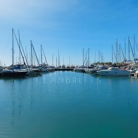 Sweet In Puerto Marina *
