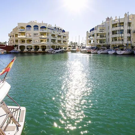 Sweet In Puerto Marina ベナルマデナ