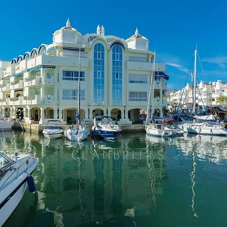 Sweet In Puerto Marina ベナルマデナ